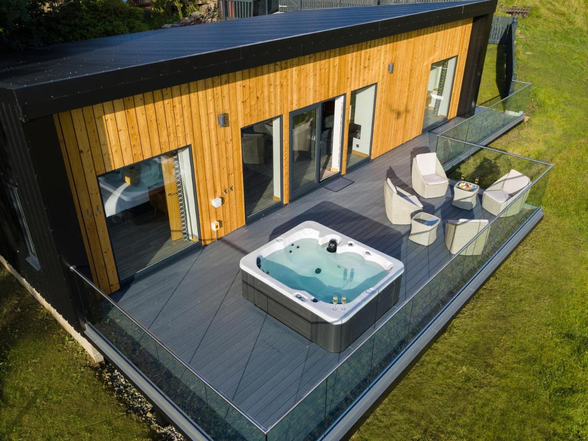 Birches Lodge With Hot Tub Dundonnell Zewnętrze zdjęcie